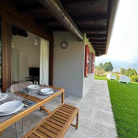 Le Terrazze: Tra Laghi E Monti 別荘